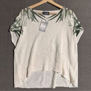 Knit Short-Sleeve Top with Green Leaf Detail S/M